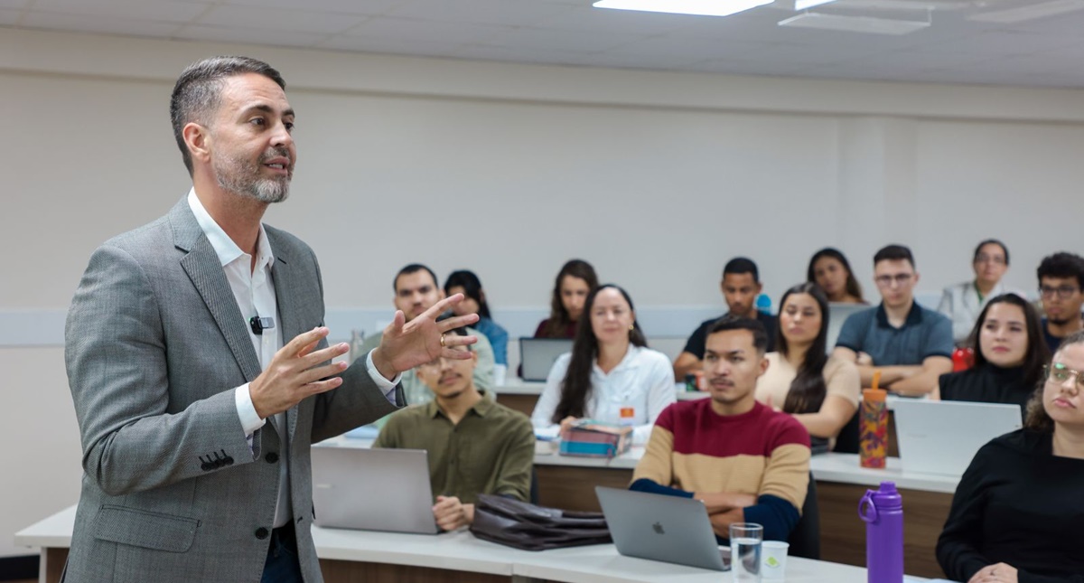 Prefeito Léo Moraes participa de aula inaugural na Emeron e expõe visão sobre a gestão municipal - News Rondônia