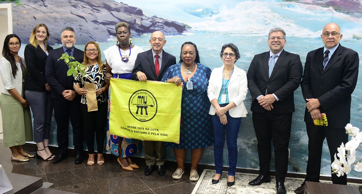 TRT-14 recebe muda de Baobá em homenagem aos 46 anos do Movimento Negro Unificado - News Rondônia