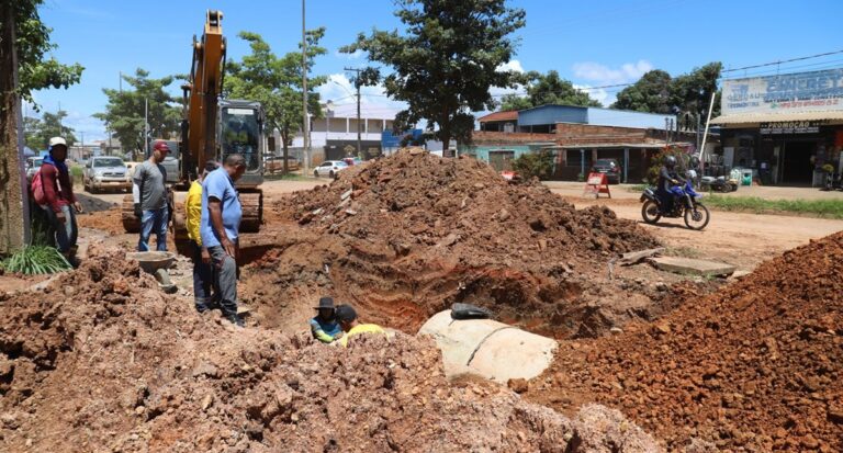 Prefeitura intensifica operação para eliminar alagamentos na Avenida Rio de Janeiro - News Rondônia