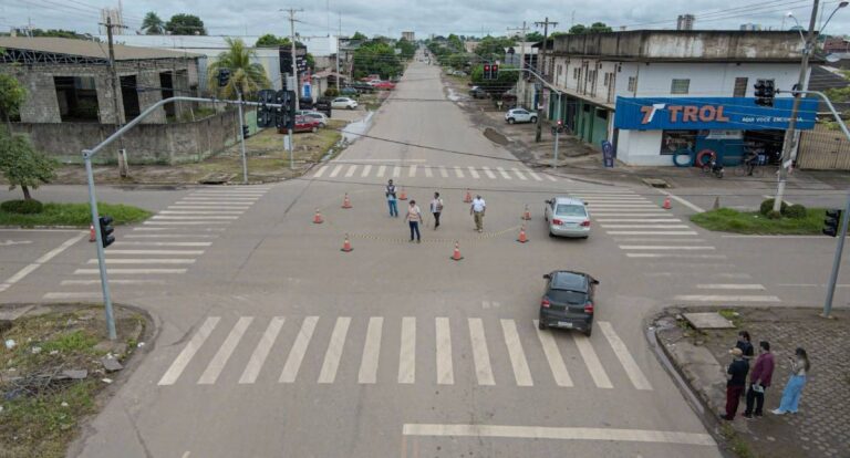 Semtran realiza simulação de rotatória no cruzamento das avenidas Rio de Janeiro e Buenos Aires - News Rondônia