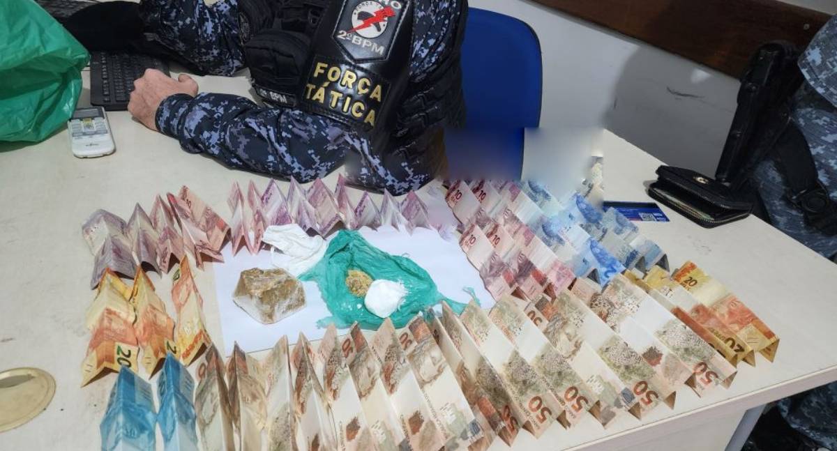 Operação da Força Tática desmantela ponto de tráfico e apreende drogas