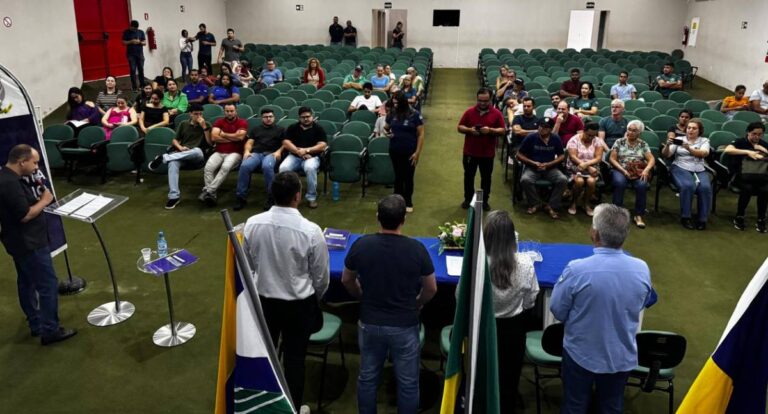 Governo de RO formaliza a entrega de títulos definitivos de propriedades em Pimenta Bueno
