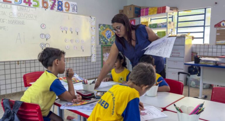 Porto Velho dá início a um processo de seleção simplificado para recrutar voluntários que atuarão no programa "Unidos pela Educação" - News Rondônia