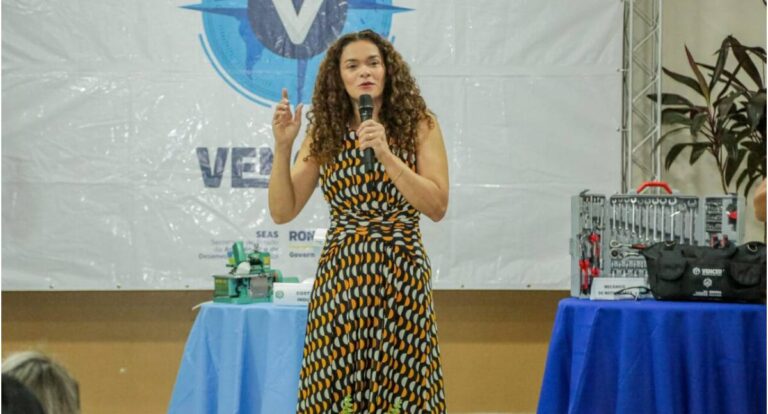 Secretária Luana Rocha impulsiona novos profissionais com entrega de kits do programa Vencer em Ariquemes - News Rondônia