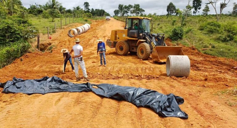 A prefeitura intensifica medidas emergenciais para assegurar o transporte escolar nas estradas rurais - News Rondônia