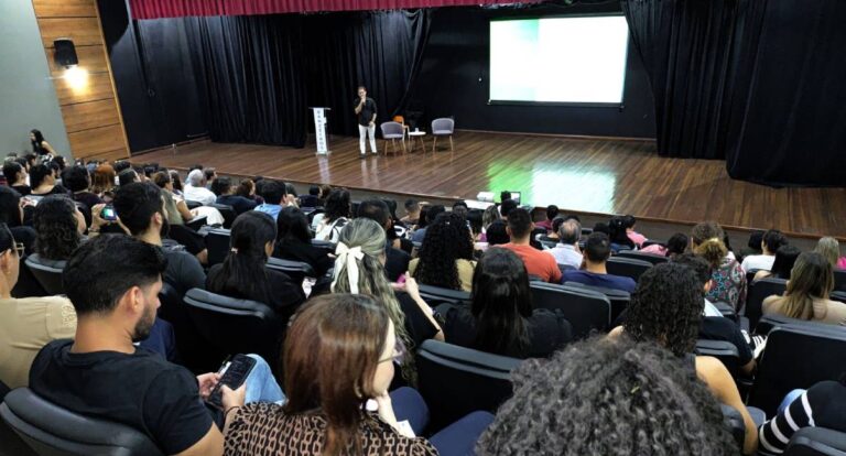 A plataforma Geração Emprego, do governo de Rondônia, disponibiliza mais de 2 mil vagas de trabalho, com destaque para o setor frigorífico