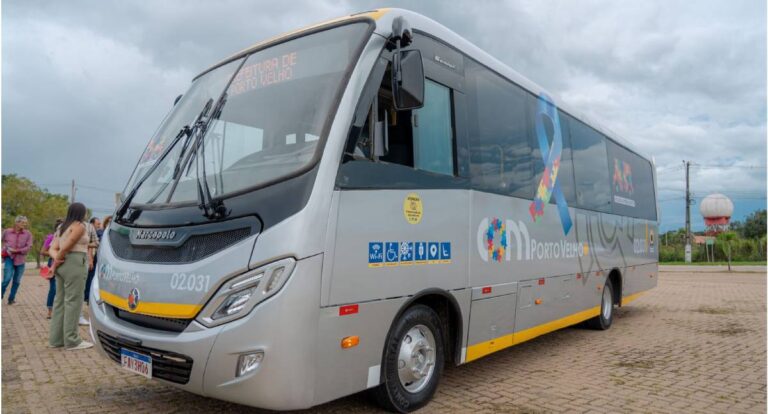 A Prefeitura de Porto Velho realiza a entrega do pioneiro ônibus acessível em Rondônia - News Rondônia