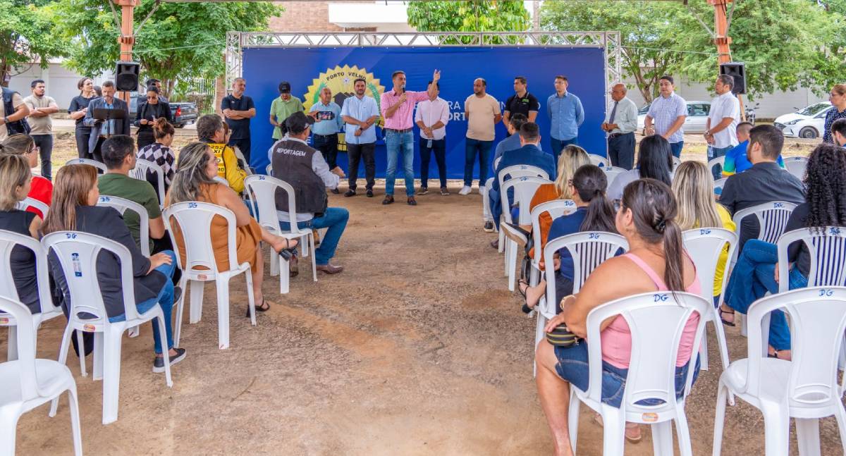 O prefeito autoriza o início da construção de uma quadra sintética no Morar Melhor - News Rondônia