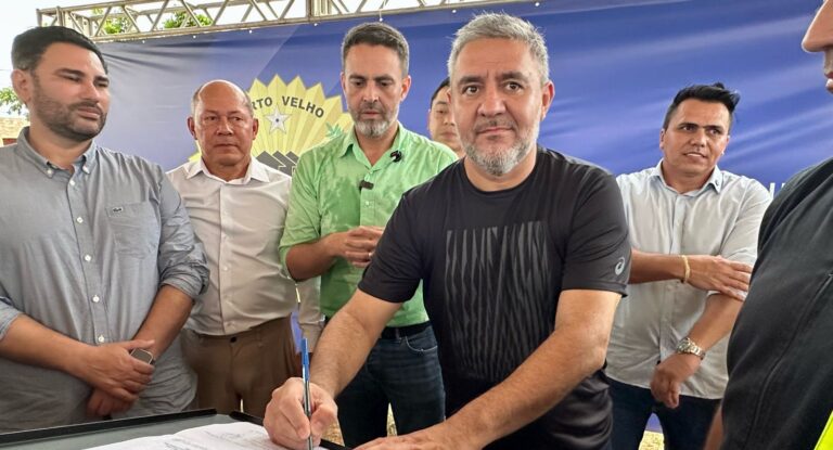Vereador Everaldo Fogaça participa da Ordem de Serviço para construção de quadra de grama sintética no Campo do Uirapuru