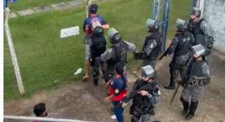 Rapaz e mulher são presos após ofenderem policiais militares em estádio de futebol, em Rondônia
