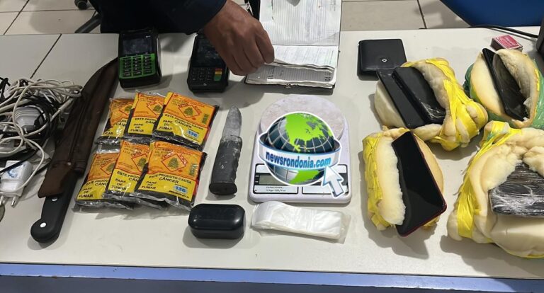 Trio é flagrado com celulares prontos para serem arremessados em presídio na capital