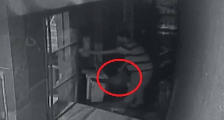 Homem é preso após ser filmado furtando bolsa em lanchonete