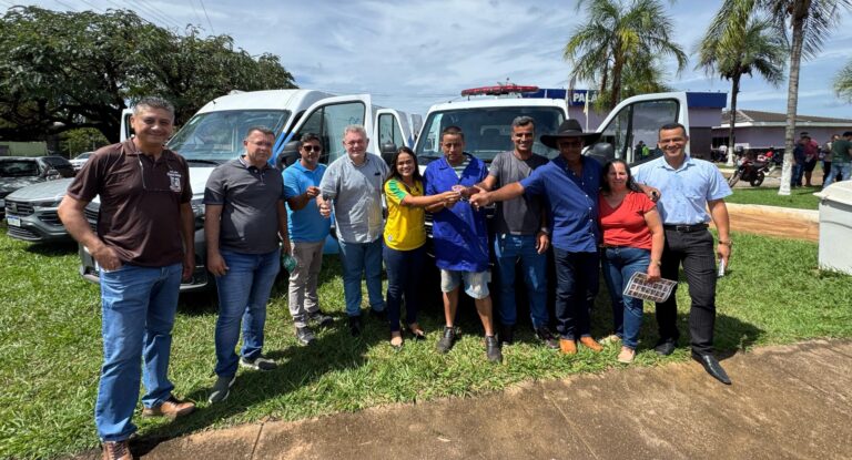 “Minha motivação é o povo”, diz deputada estadual Dra. Taíssa ao entregar van e ambulância para Nova Mamoré