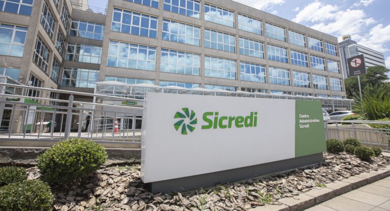 Sicredi consolida liderança na liberação de recursos do BNDES em todo o país