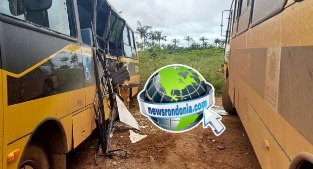 Acidente entre dois ônibus escolares deixa alunos da rede estadual feridos na BR-364