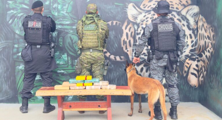 Dois criminosos são presos com 10 quilos de drogas em Operação na Fronteira