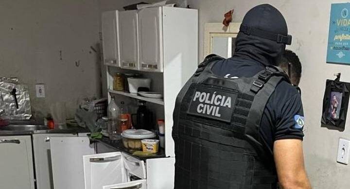 Digital influencer que levava 'vida dupla' e promovia facção criminosa nas redes sociais é preso