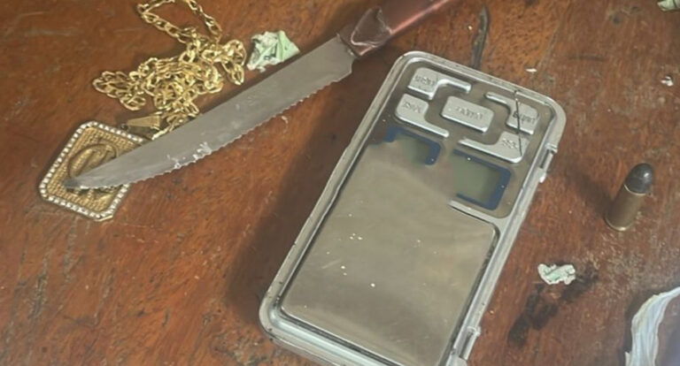 PM apreende armas e drogas durante patrulhamento, em Ji-Paraná