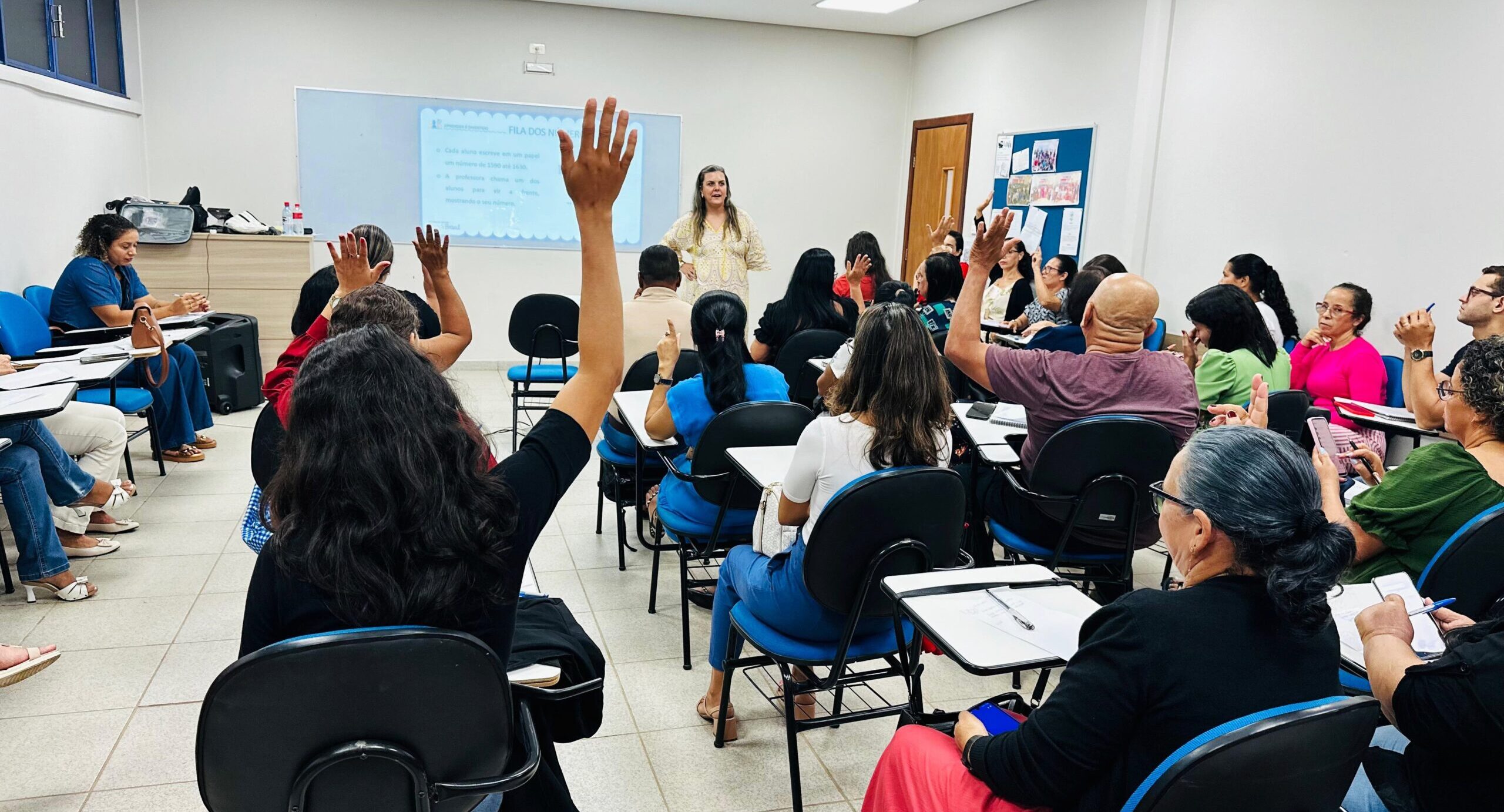 Prefeitura de Jaru capacita mais de 400 profissionais da educação para o ano letivo de 2025