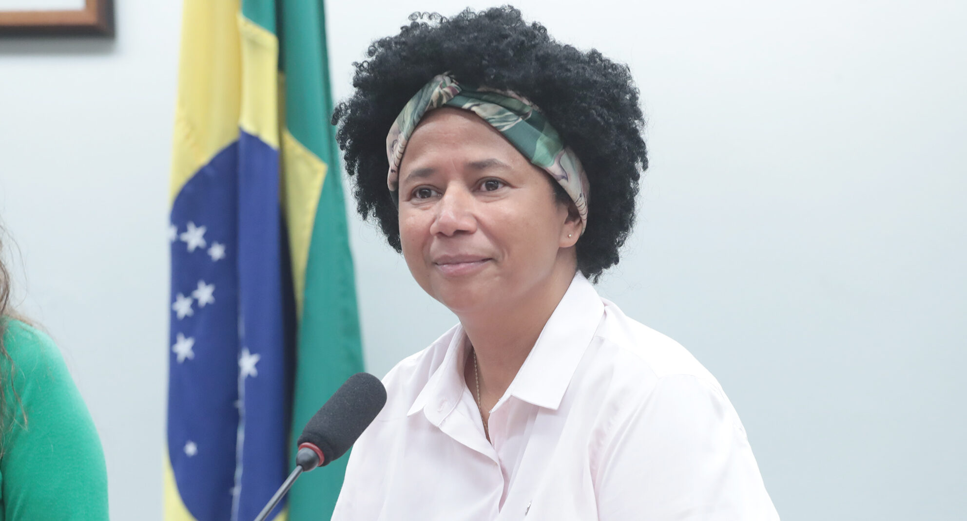 Sílvia Cristina pede regulamentação da lei que garante universalização no tratamento do câncer
