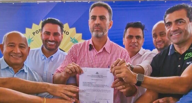 Vereador Edimilson Dourado participa da assinatura da Ordem de Serviço para construção de quadras no Morar Melhor