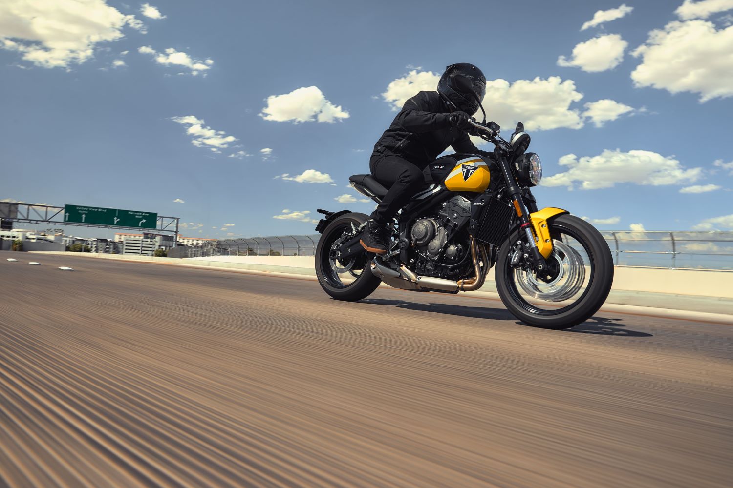 Triumph traz mais tecnologia e novidades na linha Trident 660 2025 - News Rondônia