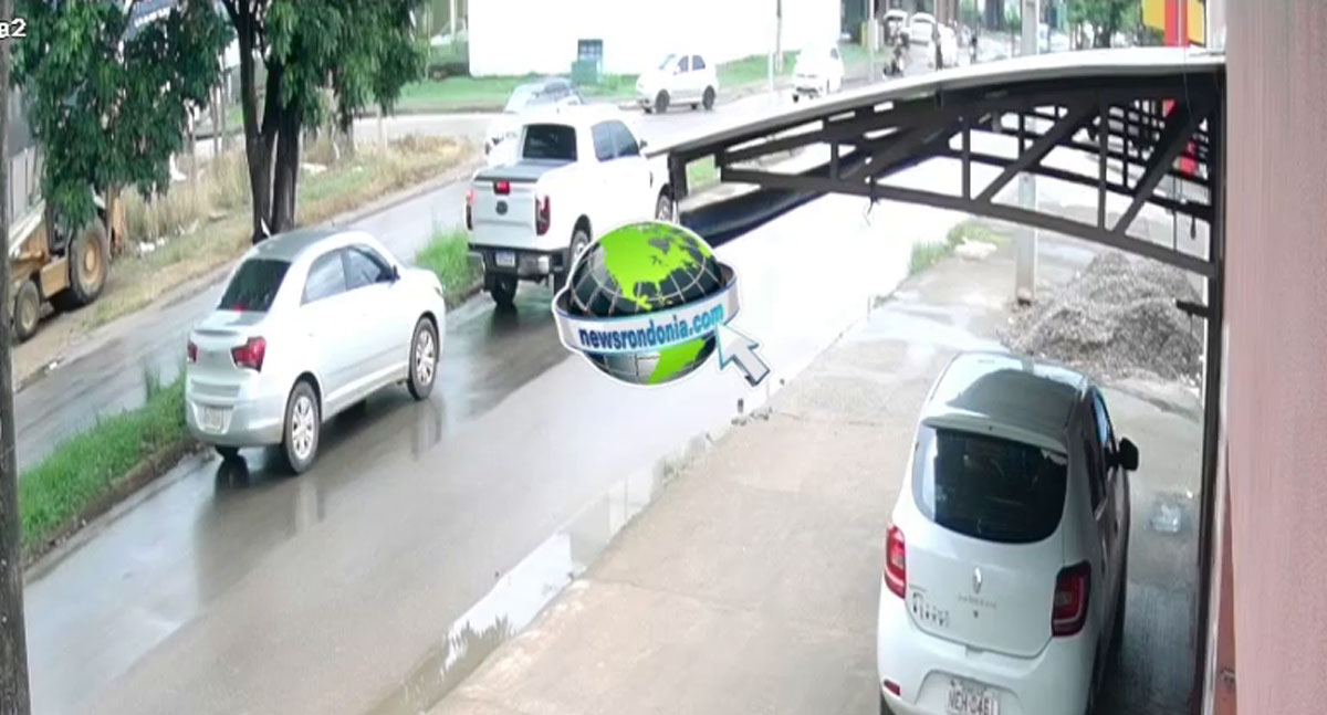 DERRAPOU: Câmera flagra motociclista batendo em poste de semáforo na Guaporé – Veja o vídeo - News Rondônia