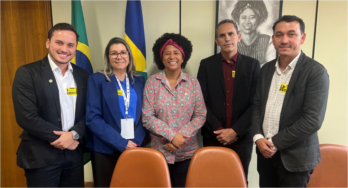 Deputada Sílvia Cristina recebe prefeitos e vereadores em seu gabinete em Brasília