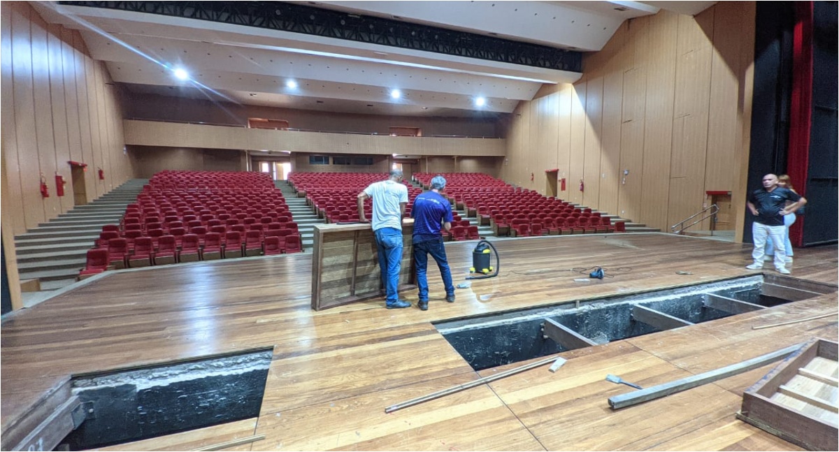 Governo de RO realiza manutenção do palco do Teatro Estadual Palácio das Artes