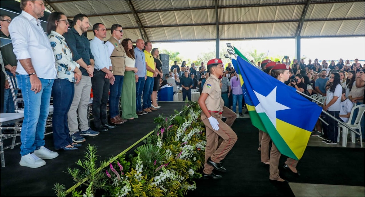 Governador Marcos Rocha e a secretária da Seas Luana Rocha participam da abertura do ano letivo em Vilhena - News Rondônia