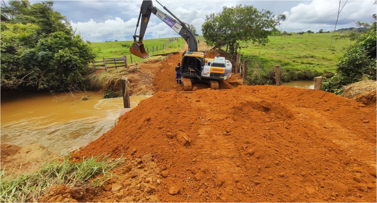 Operação Inverno Amazônico: Prefeitura de Jaru age rápido para recuperar pontos danificados pelas chuvas na zona rural do município