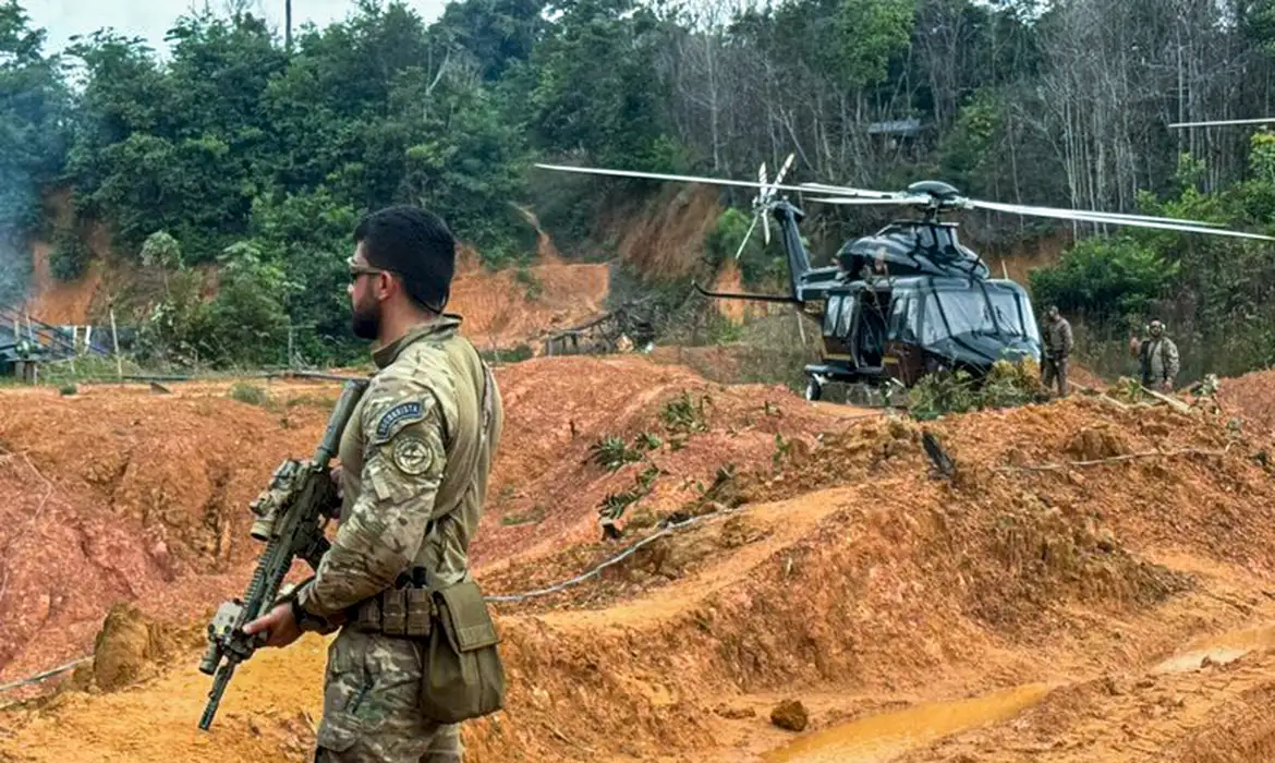 NO AMAZONAS:  PF destrói minas subterrâneas de garimpo ilegal - News Rondônia