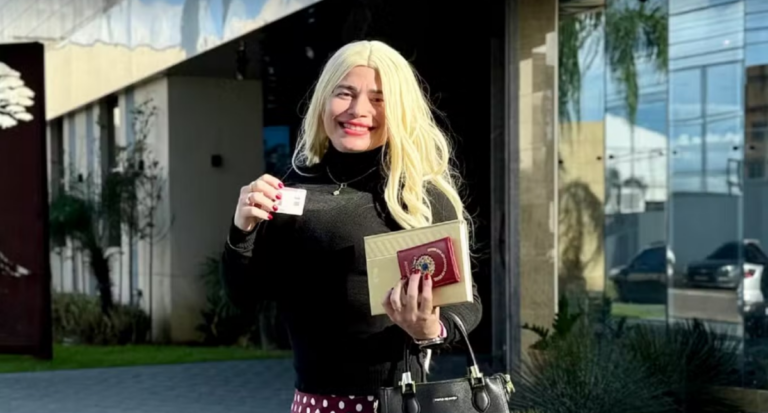 Valentina Franco faz história como a primeira advogada trans de Rondônia a ter o nome incluído na carteira da OAB  - News Rondônia