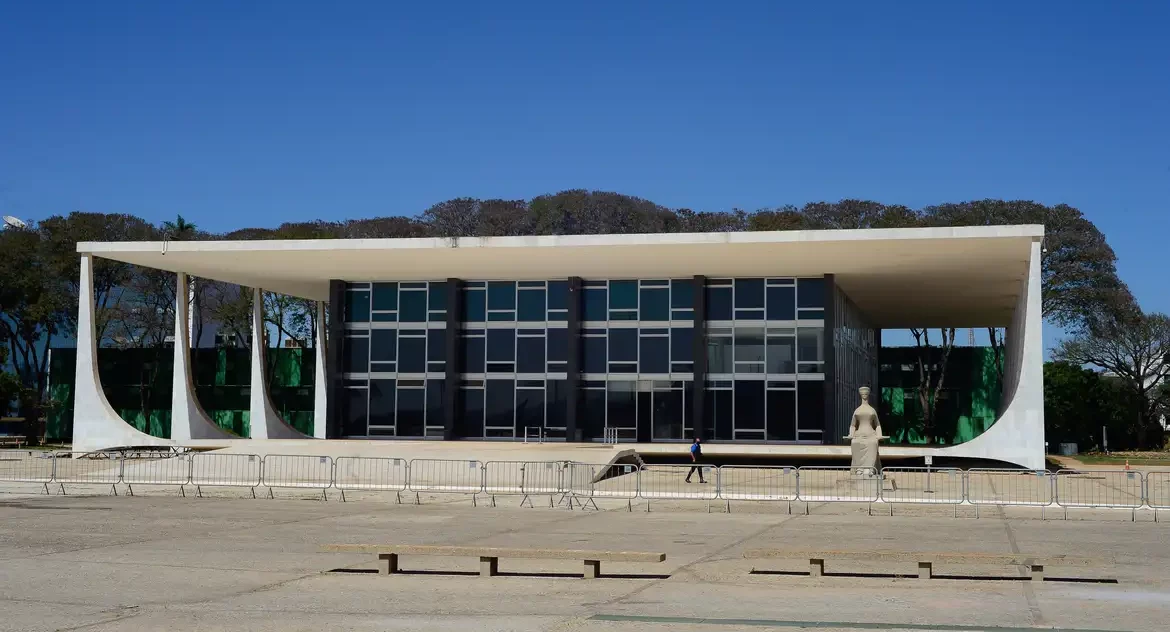 Extremista é preso após tentativa de invasão no STF