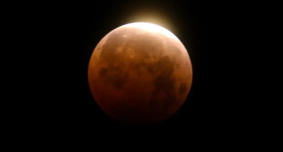 'Lua de Sangue': Eclipse Total da Lua ocorrerá na madrugada de sexta-feira; Saiba Como Assistir