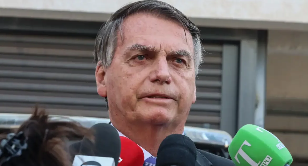 Bolsonaro pede anulação da delação de Cid e afastamento de Moraes