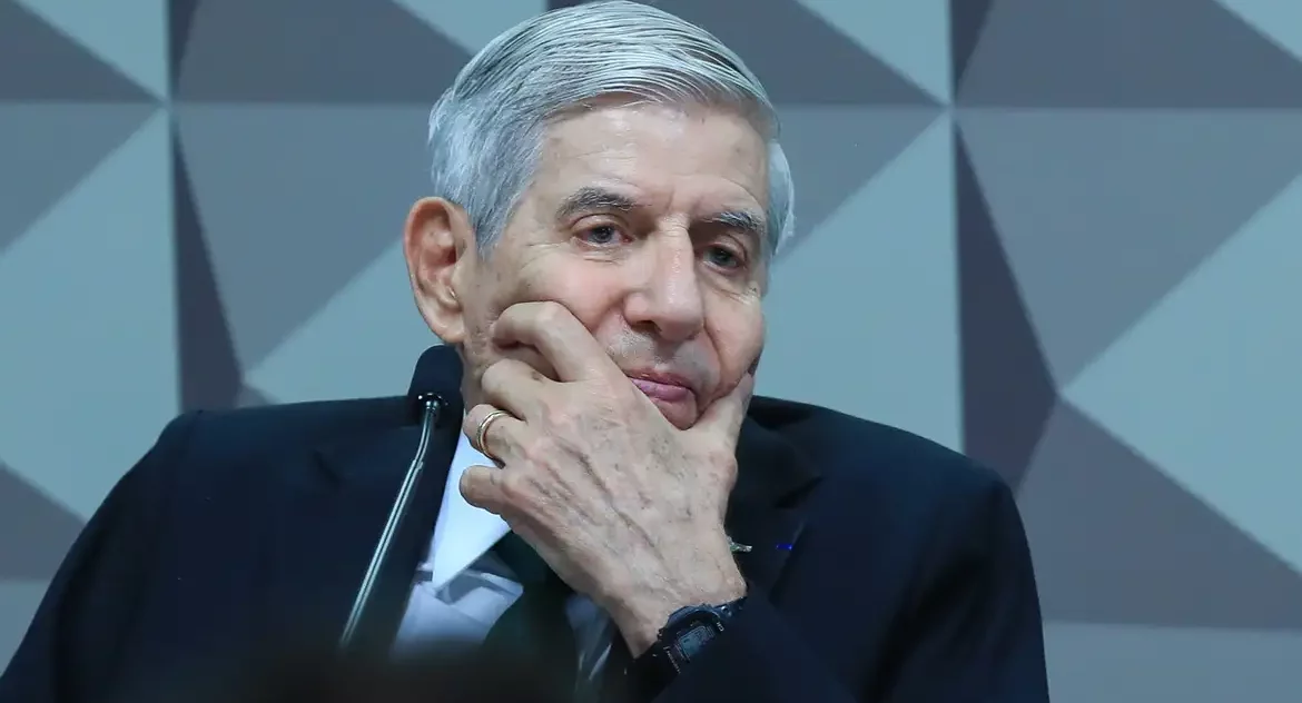 General Heleno pede absolvição sumária em denúncia do golpe
