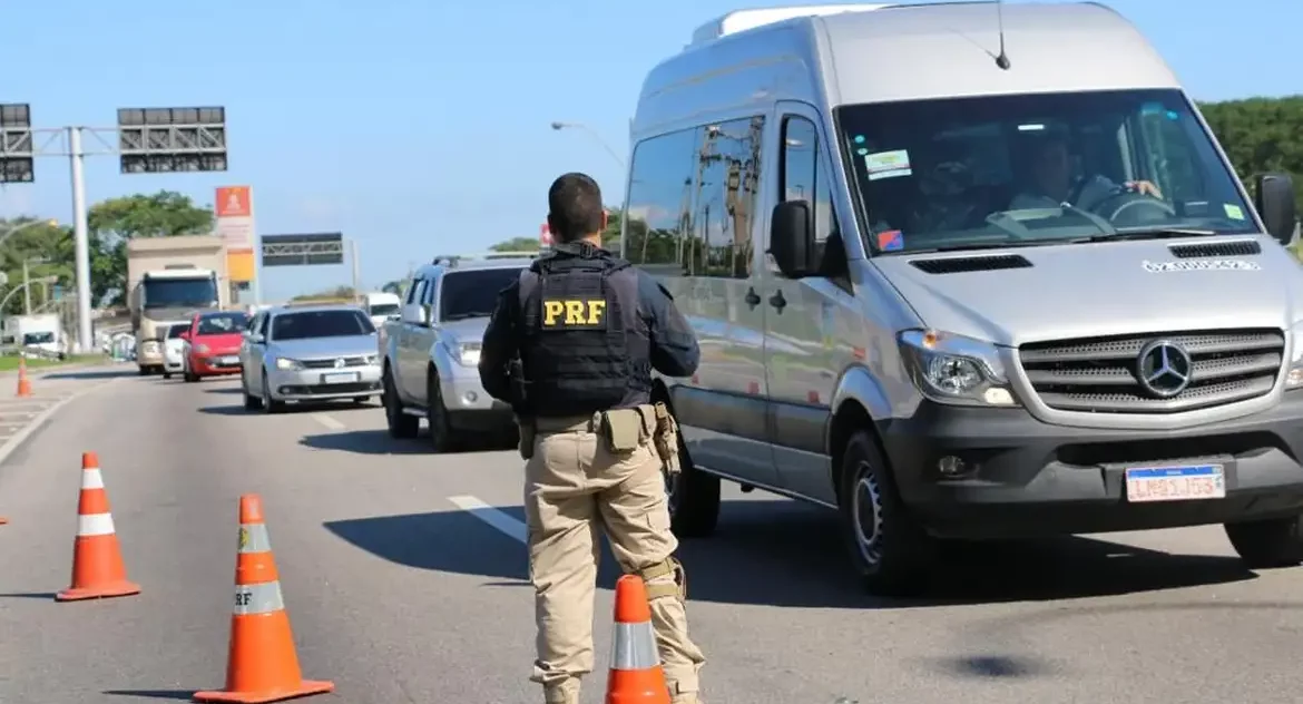 Campanha alerta sobre uso de álcool e drogas associado à direção