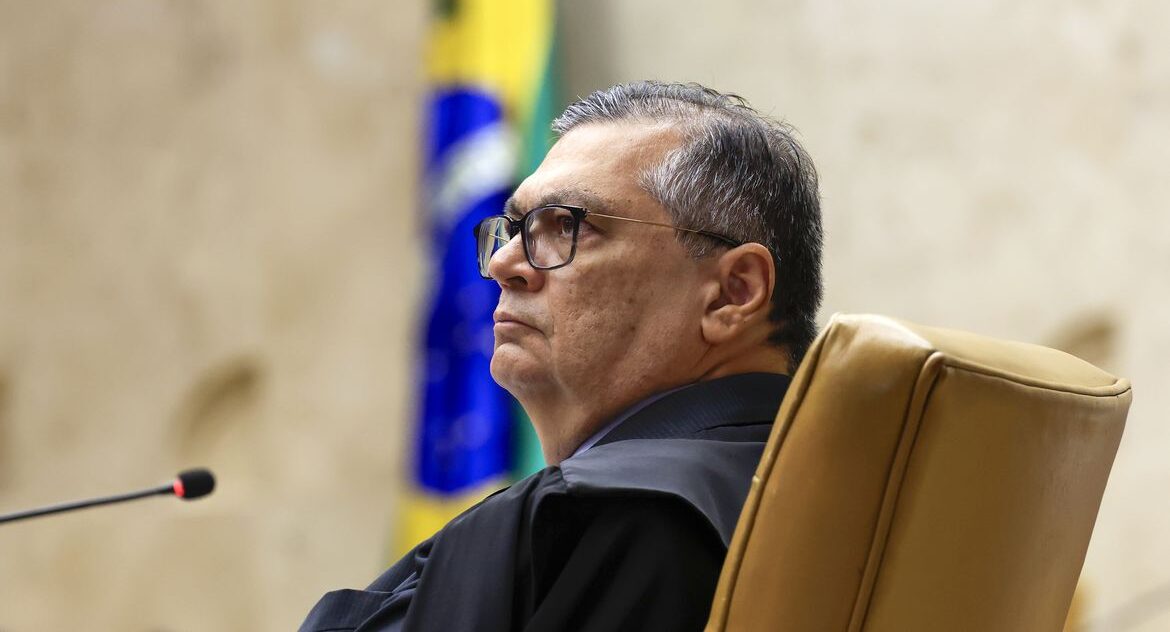 Dino descarta razões que o impeçam de julgar denúncia contra Bolsonaro