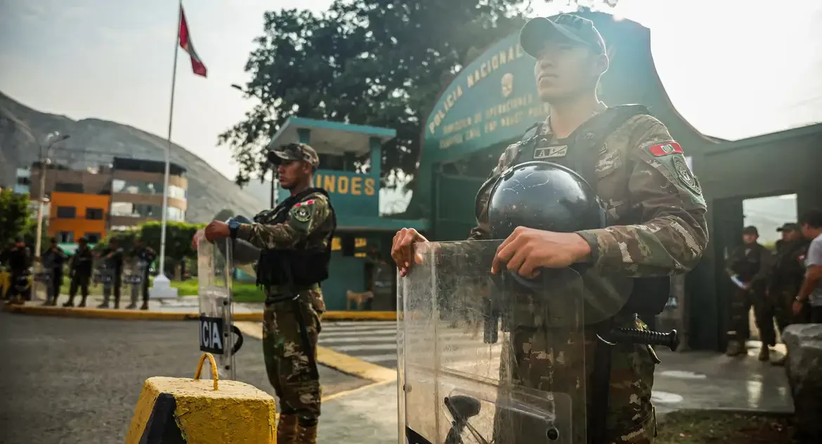 Peru decreta estado de emergência após onda de assassinatos