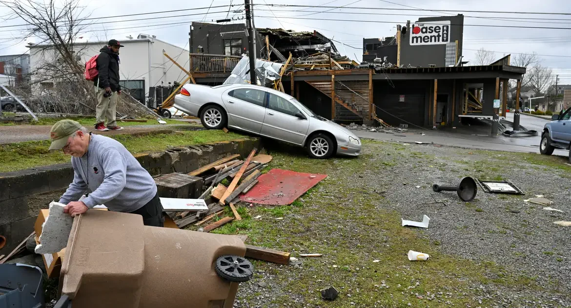 Número de mortos por tornados nos EUA sobe para 36