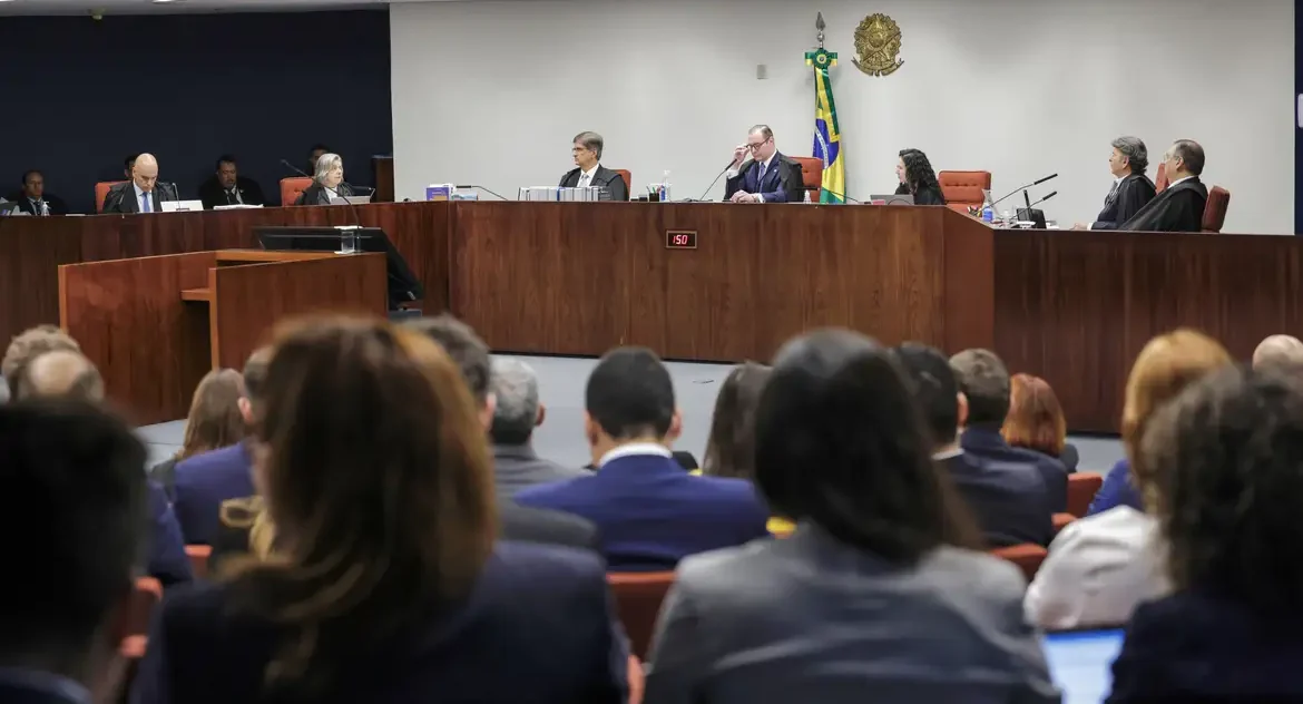 STF encerra primeiro dia do julgamento de Bolsonaro