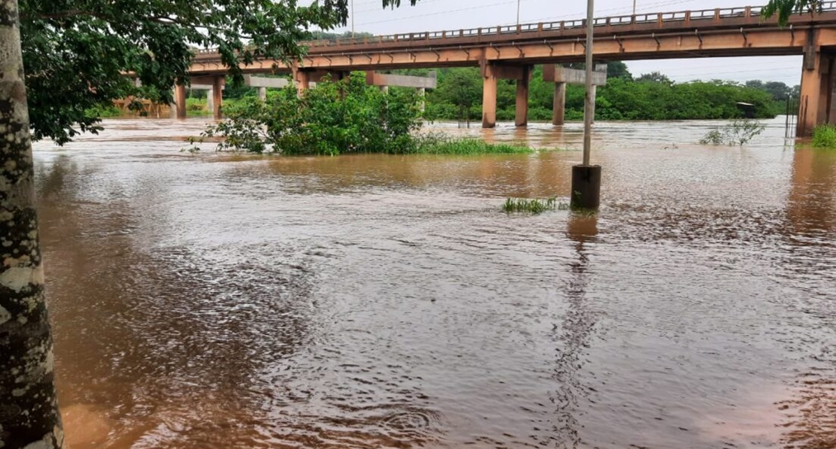 Rio Jaru: Prefeitura avisa que há risco de enchentes na rua Beira Rio, nos setores 02 e 03 - News Rondônia