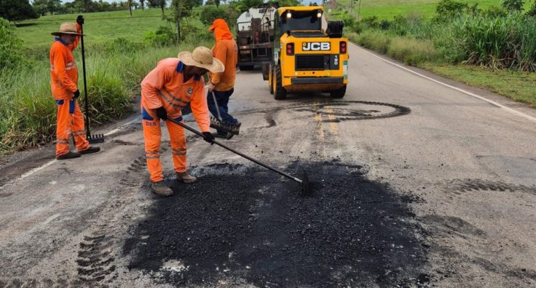 Manutenção da RO-383 segue avançando apesar das chuvas na Zona da Mata - News Rondônia