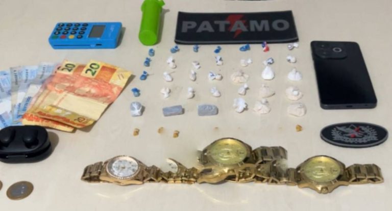 Patamo prende suspeito com drogas e dinheiro em residência