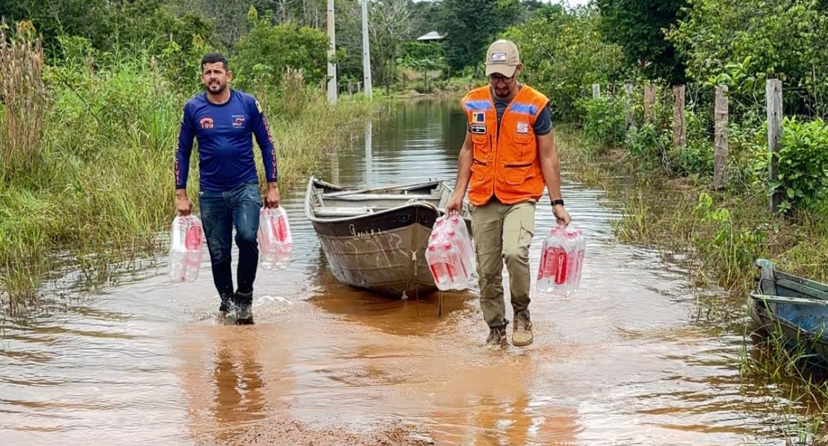 Prefeitura de Porto Velho Presta Assistência a Famílias Isoladas pela Cheia do Rio Madeira - News Rondônia