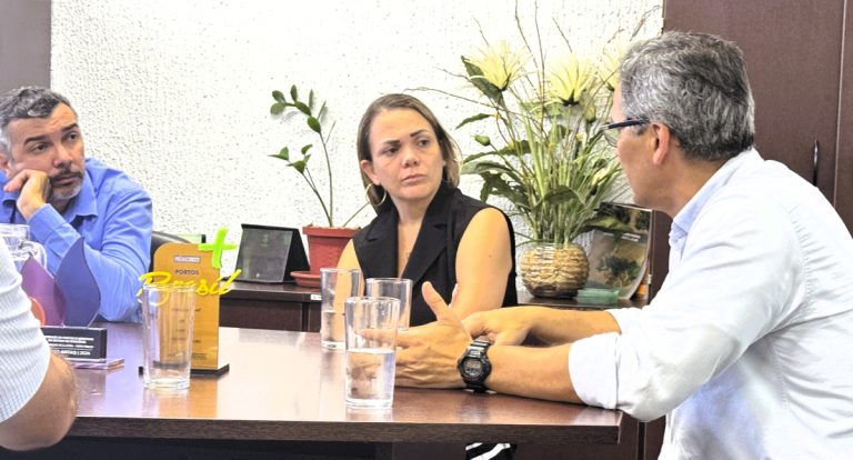 Presidente da Comissão de Agropecuária, Cláudia de Jesus, debate logística de caminhões com Aprosoja e governo - News Rondônia