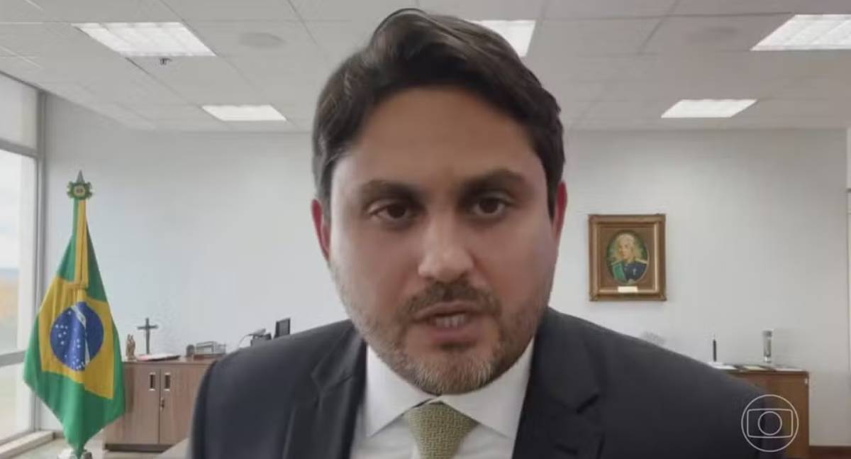 Governo vai tentar aprovar taxação das big techs no Congresso, diz ministro