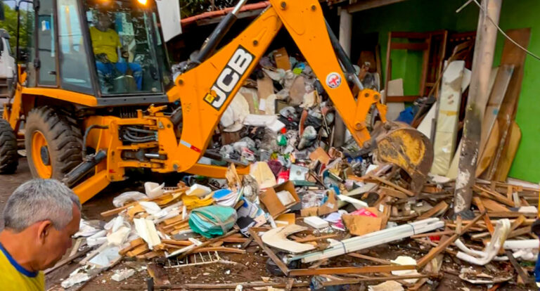 Residência em Porto Velho tem mais de 250 toneladas de lixo removidas - News Rondônia