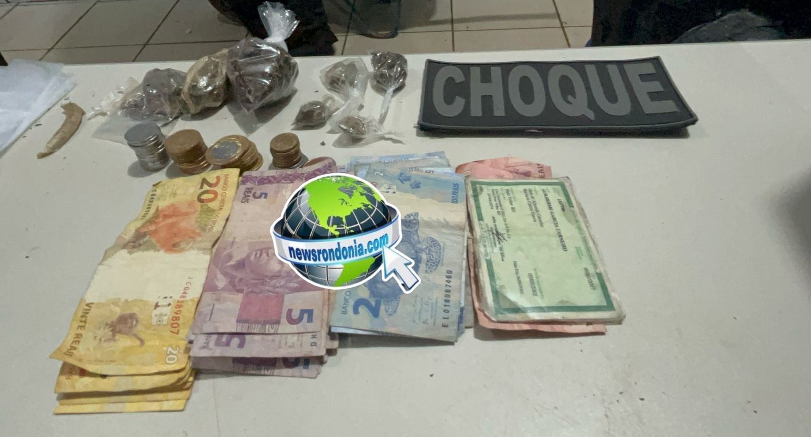 Jovem com passagem por tráfico é preso com drogas em Candeias